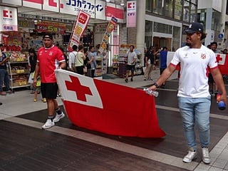 トンガ出身のトップリーグ選手もパレードに参加
